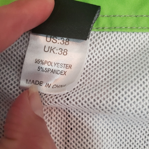 Mens unitop swimming shorts size 38 in black green and red - Picture 4 of 4